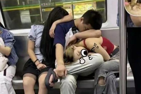 把男生的困困在女生空空里,男的困了还会有反应吗