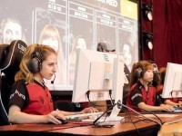 暴躁老外玩minecraft中国-十九岁暴躁少女CSGO