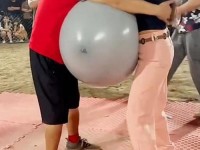 两个裸体球球抖动视频(拍视频抖动怎么解决)