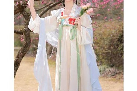 汉服女装齐胸襦裙喷水网站,汉服美人