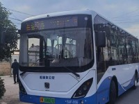 啊公交车坐最后一排被C,上海S1C公交车